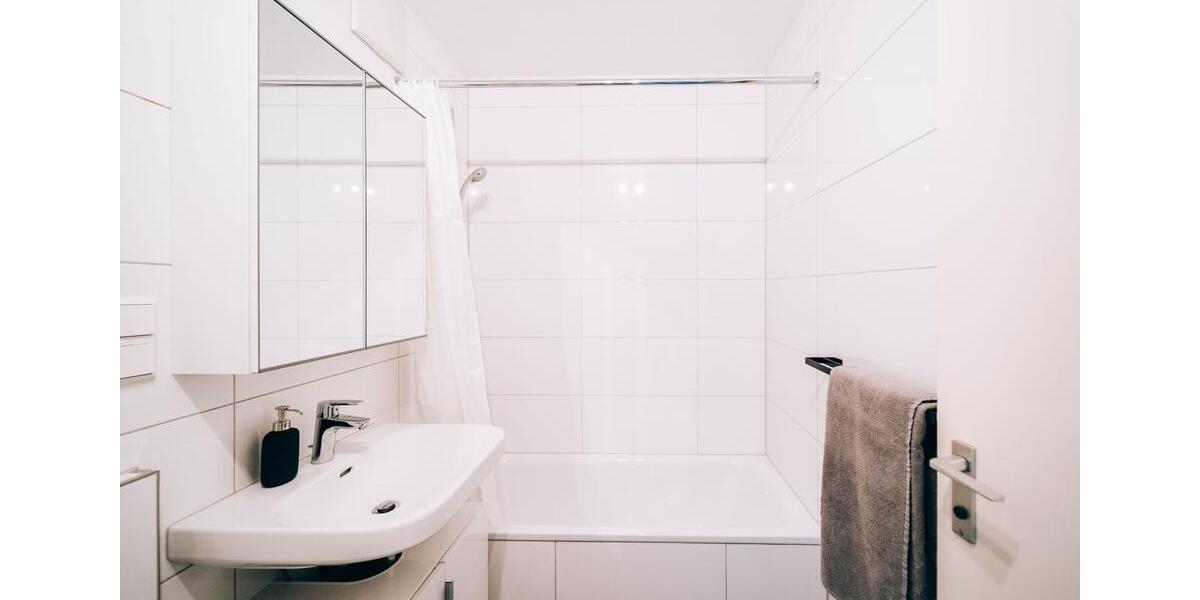 Etagenwohnung Stuttgart Luginsland - 1.5 Zimmer, 30 m&sup2;, 1.100&euro; | Angebot:26312702