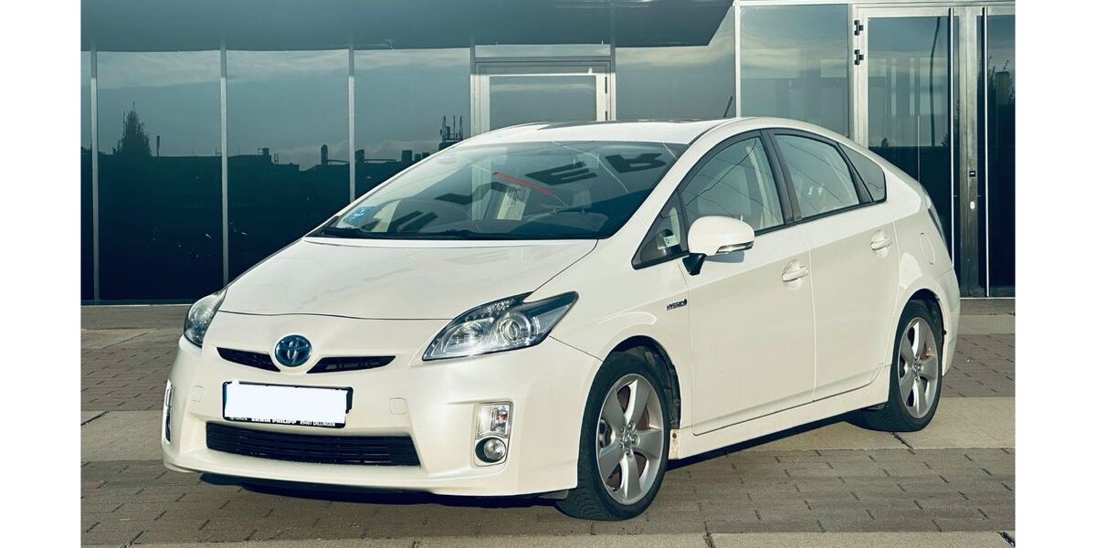 Toyota Prius 225.390 km 6.570 € Fellbach 70736