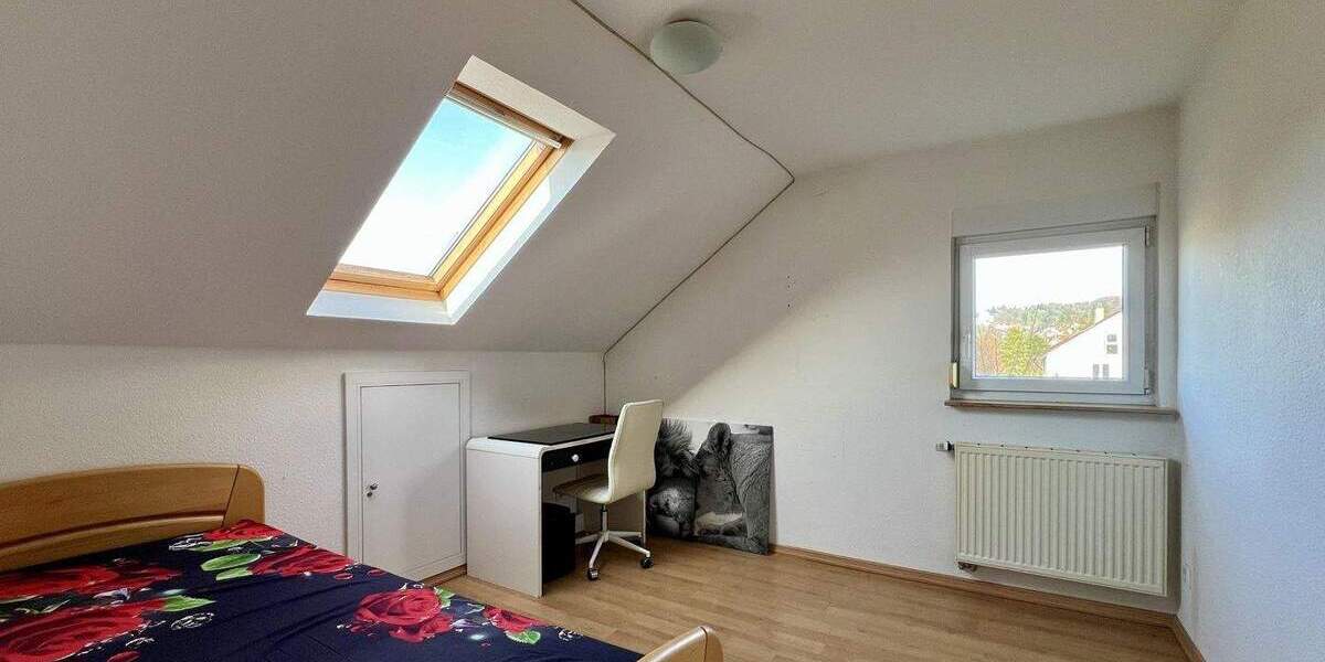 Etagenwohnung Esslingen Krummenacker - 4 Zimmer, 75 m&sup2;, 270.000&euro; | Angebot:23986998