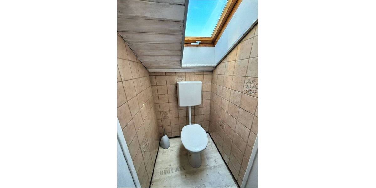Reihenmittelhaus Sindelfingen Mitte - 7 Zimmer, 140 m&sup2;, 480.000&euro; | Angebot:26807364