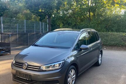 VW Touran 55.768 km 23.000 € Schlierbach 73278