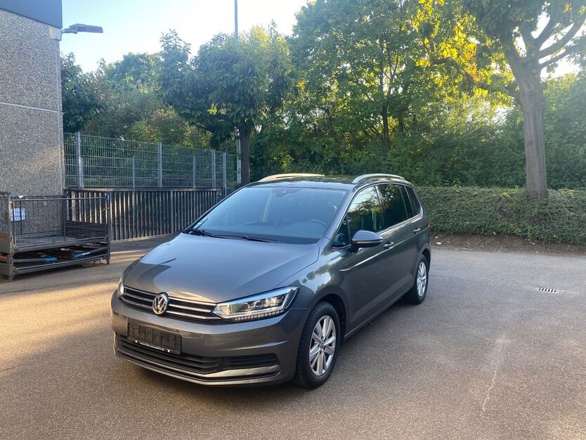 VW Touran 55.768 km 23.000 € Schlierbach 73278