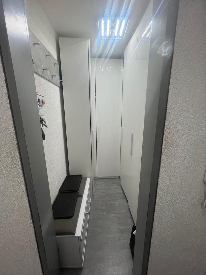 Modernisierte 3,5-Zimmer Wohnung mit Garten und EBK zimmer