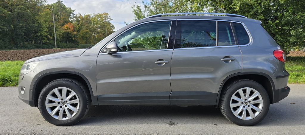 VW Tiguan 137.100 km 9.990 € Stuttgart 70499