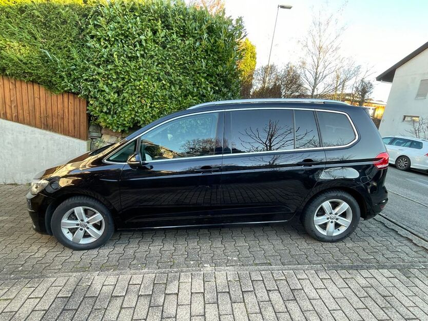VW Touran 134.000 km 21.450 € Stuttgart 70565