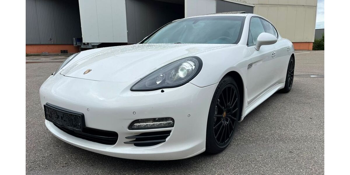 Porsche Panamera 215.000 km 19.970 &euro; Stuttgart 70439