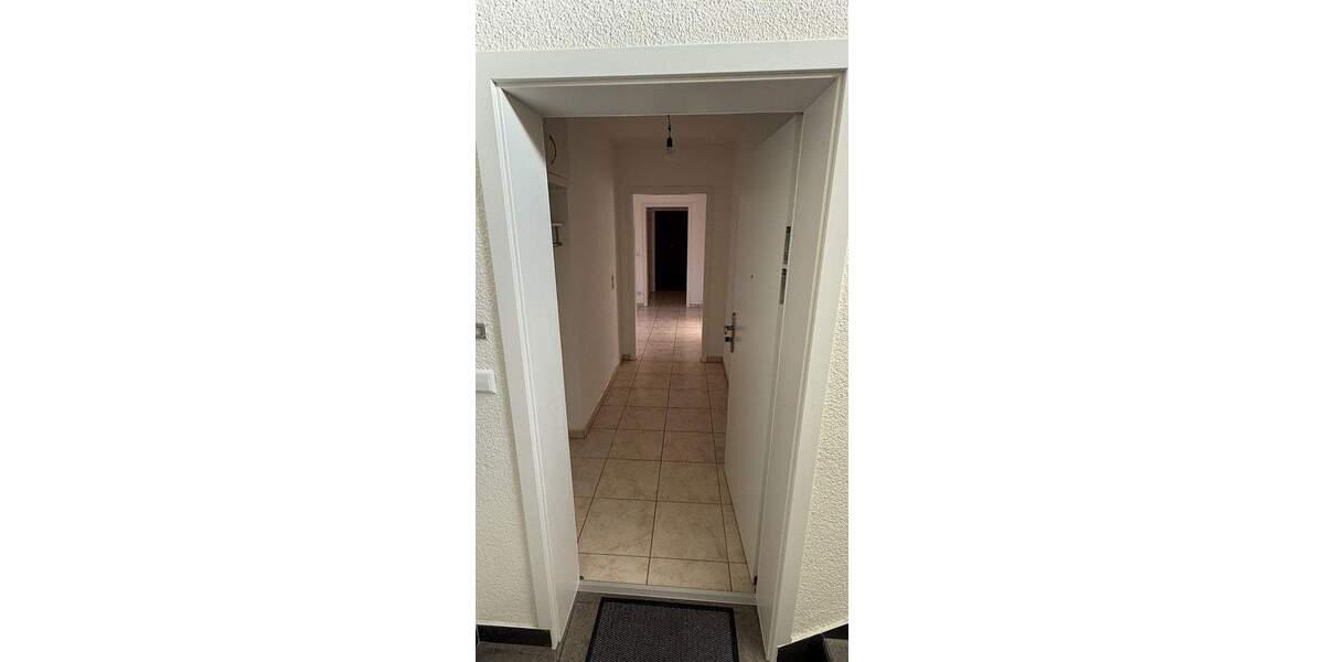 4,5-Zimmer-Wohnung Halbhöhenlage von Stuttgart, Renoviert, EBK, 2XBalkon, Stellplatz, u.m.v. 4 zimmer