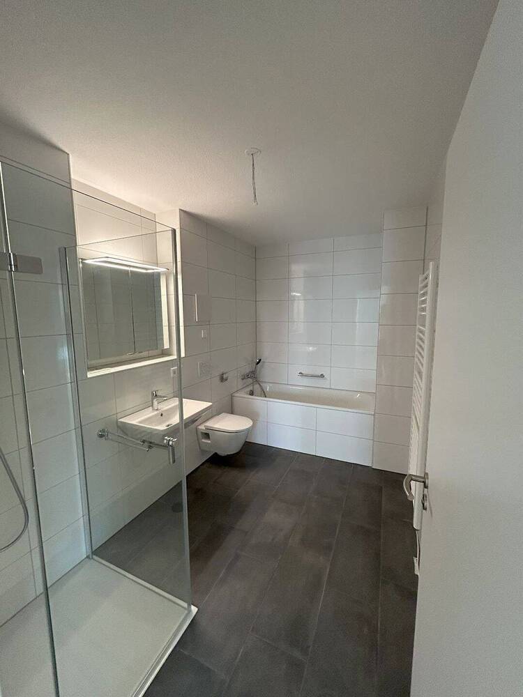 Erstbezug geräumige 4-Zimmer Wohnung