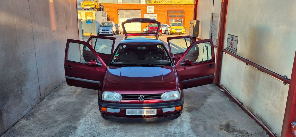 VW Golf 90.623 km 2.600 € Gerlingen 70839