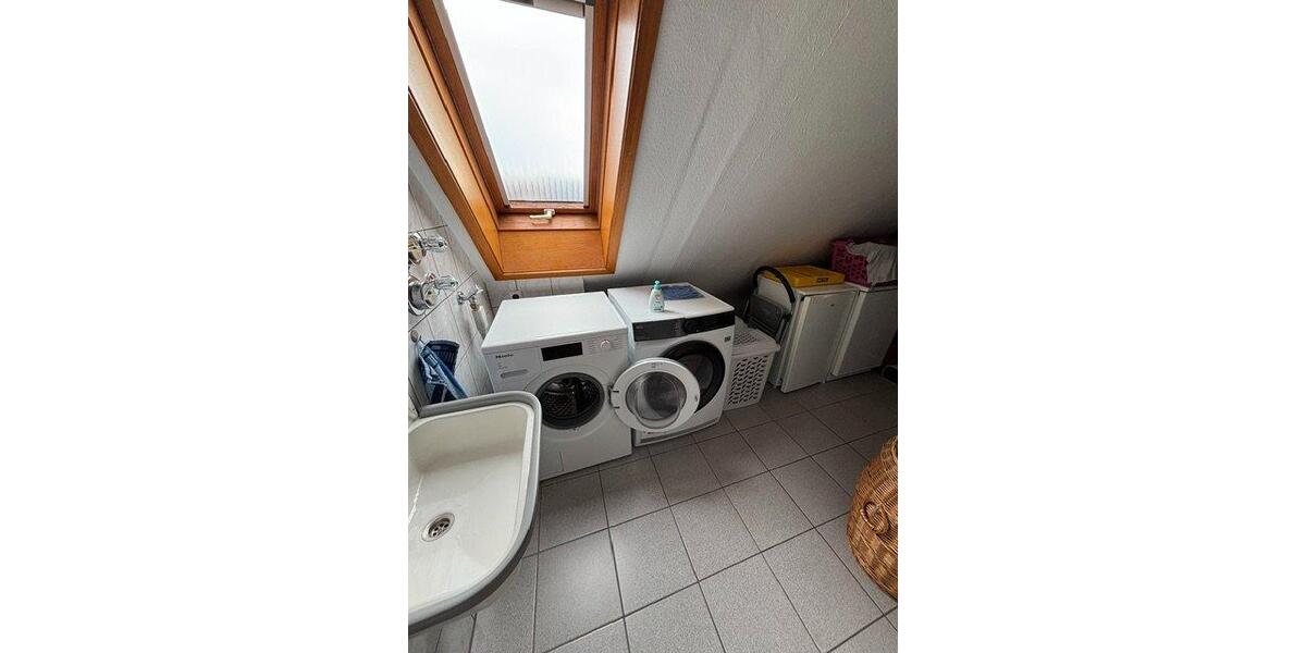 Dachgeschoßwohnung Weinstadt - 3 Zimmer, 114 m&sup2;, 475.000&euro; | Angebot:26678709