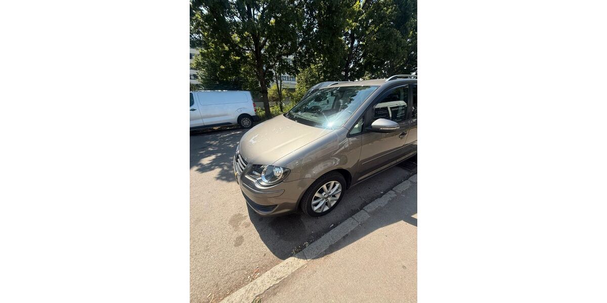 VW Touran 154.000 km 5.200 &euro; Filderstadt 70794