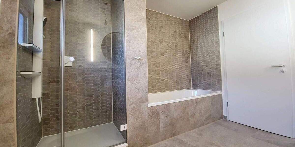 Einfamilienhaus Esslingen am Neckar Sulzgries - 6 Zimmer, 260 m&sup2;, 3.420&euro; | Angebot:24876305