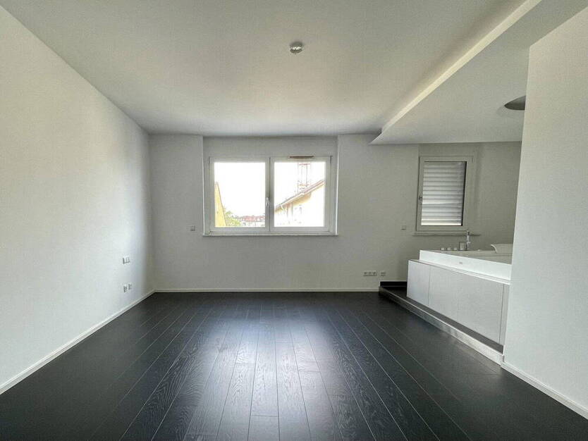 4 Zimmer NeubauWohnung mit Südbalkon, Tiefgarage, Einbauküche und Jacuzzi
