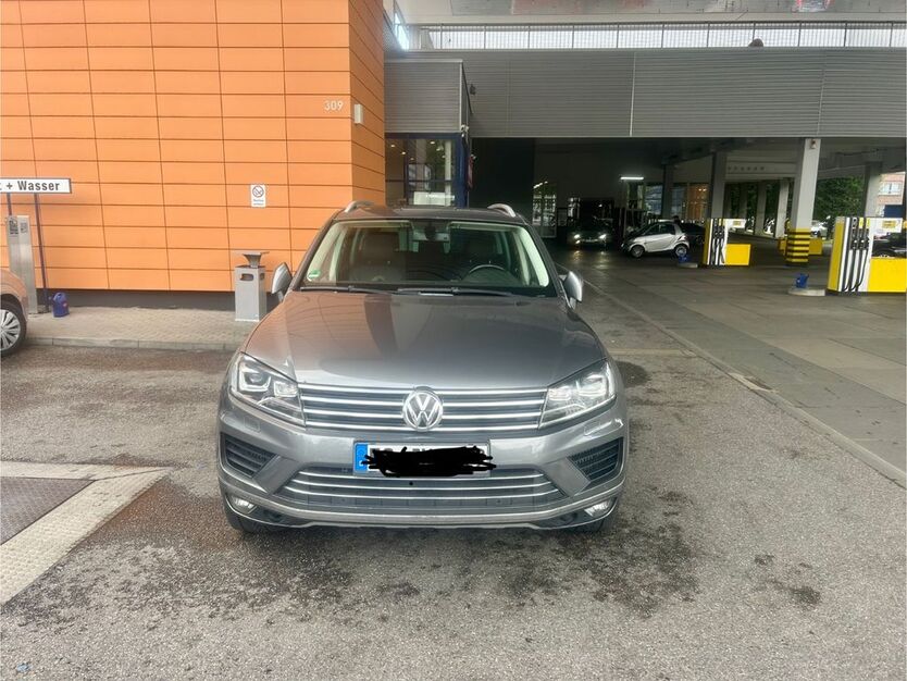 VW Touareg 230.000 km 16.200 € Stuttgart 70182