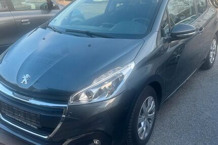 Peugeot 208 76.000 km 6.990 &euro; Sindelfingen 71065