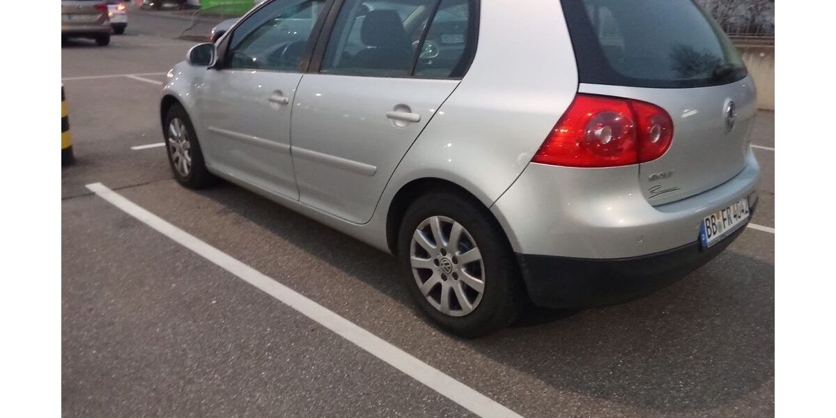 VW Golf 97.000 km 5.500 &euro; Stuttgart 70499