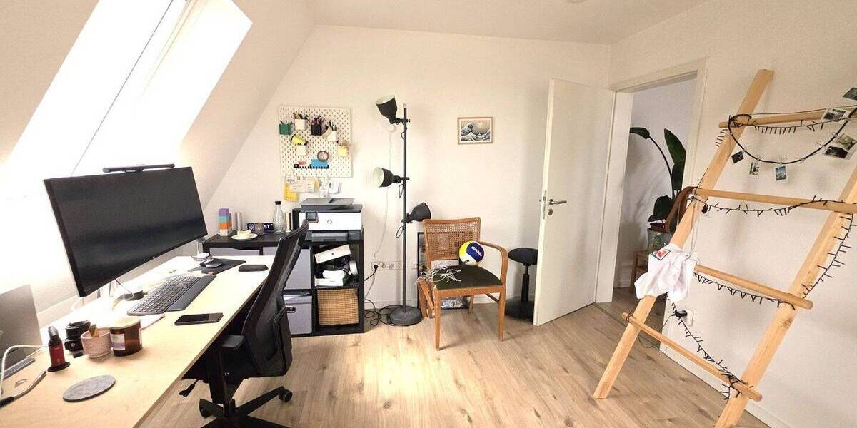 Schicke 2-12-Zi.-DG-Wohnung - Etagenwohnung Stuttgart West | Angebot:26854765