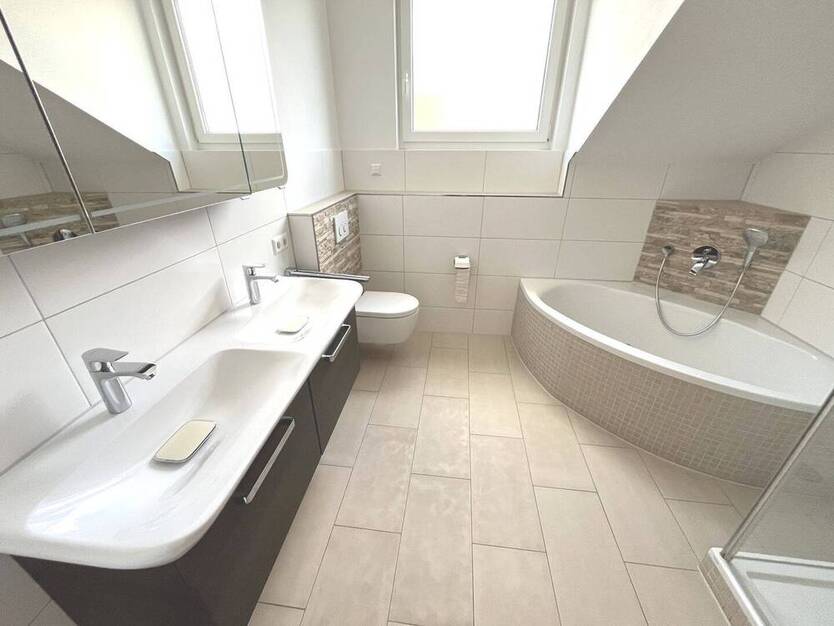 Doppelhaushälfte mit EinliegerWohnung
