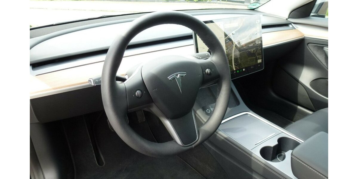 Tesla Model 3 SR+ RWD 60 kWH neuwertig * Mwst. ausweisba 11.300 km 34.900 &euro; Nürtingen 72622