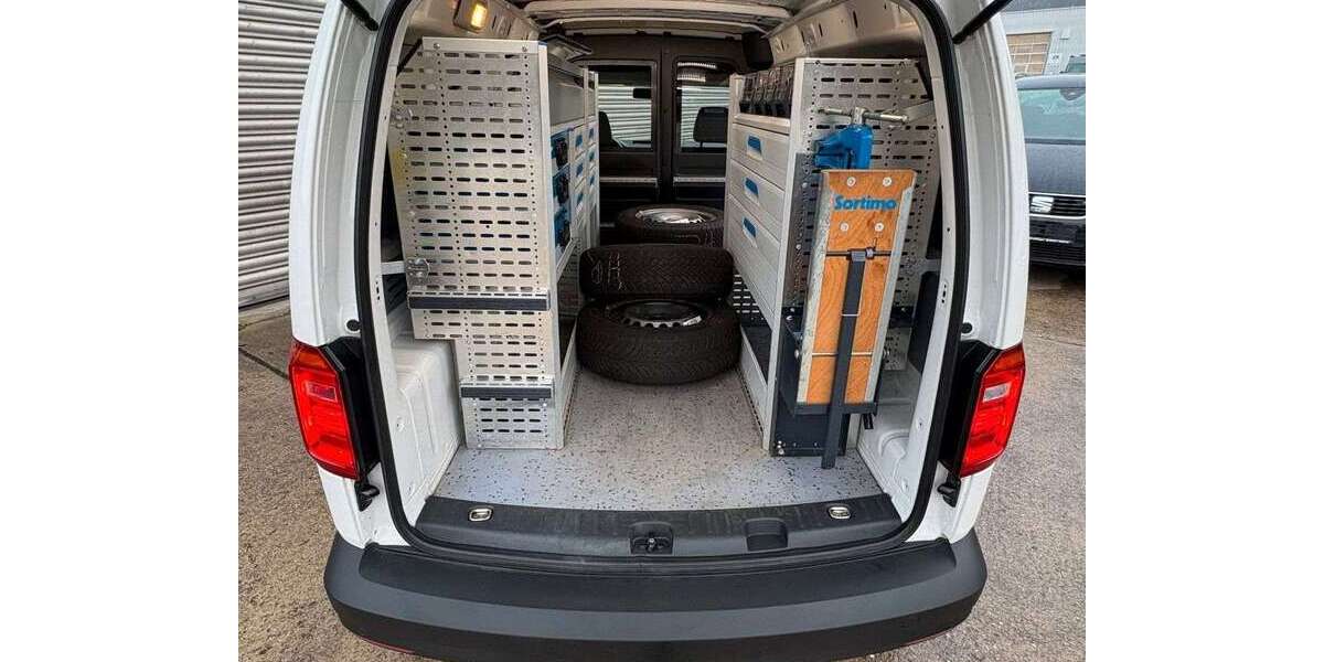 VW Caddy 133.279 km 13.990 € Sindelfingen 71065