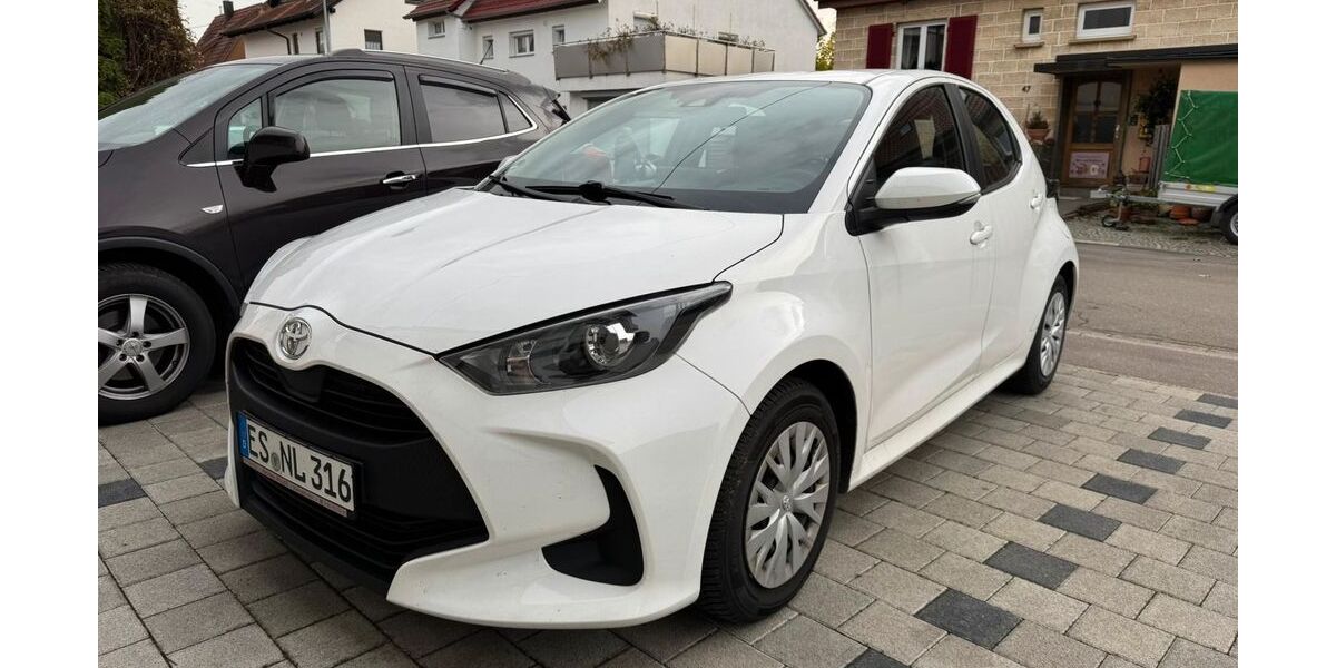 Toyota Yaris 33.452 km 17.400 € Filderstadt 70794