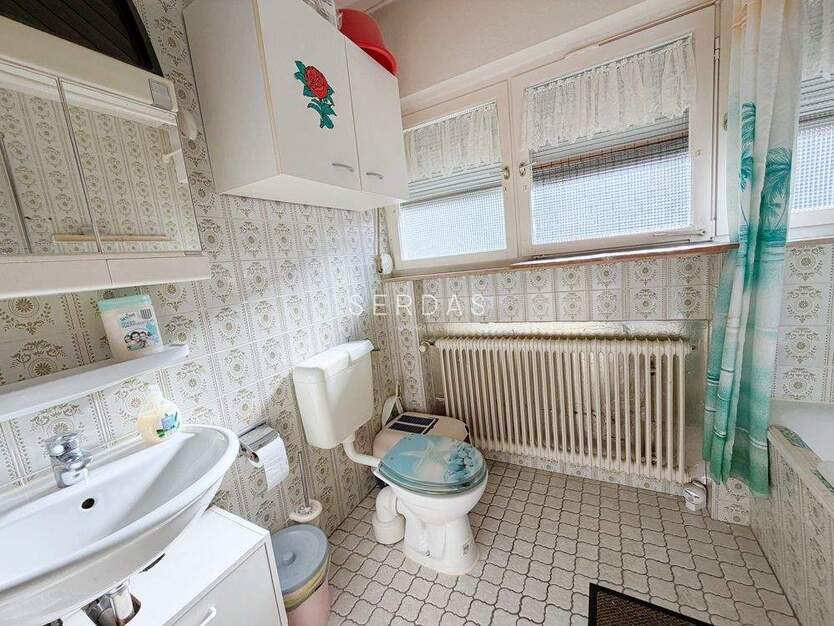 Attraktives 4-Familienhaus in zentraler Lage von Stuttgart-Obertürkheim 1 zimmer