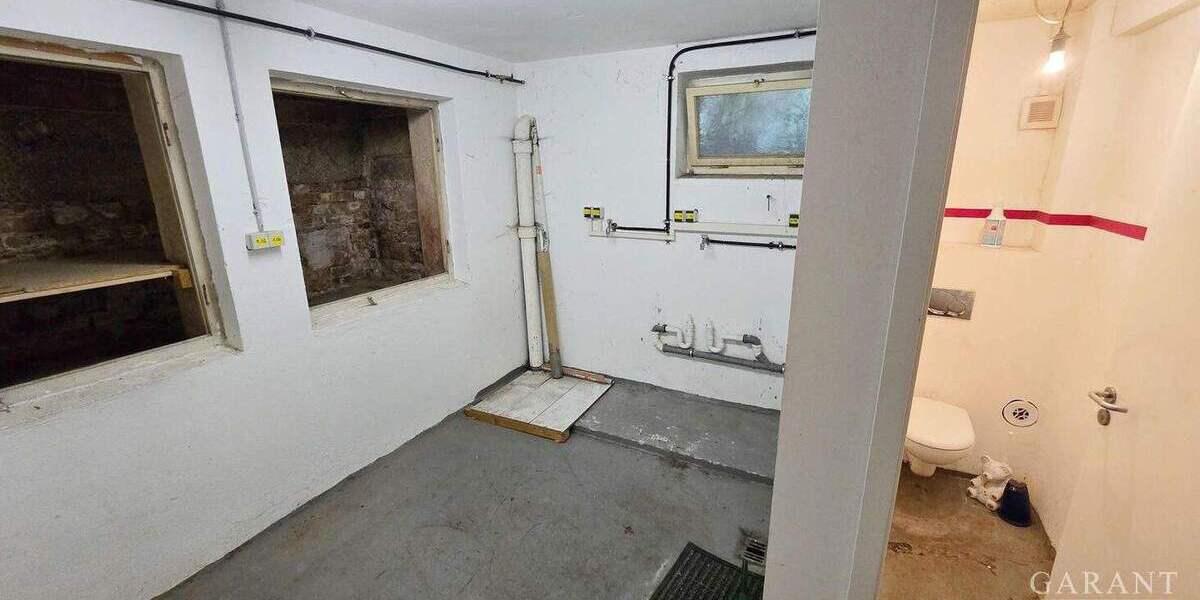 Mehrfamilienhaus, Wohnhaus Stuttgart Rohracker - 7 Zimmer, 198 m&sup2;, 1.000.000&euro; | Angebot:25781215