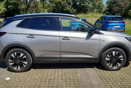 Opel Grandland (X) 65.500 km 16.990 &euro; Stuttgart 70437