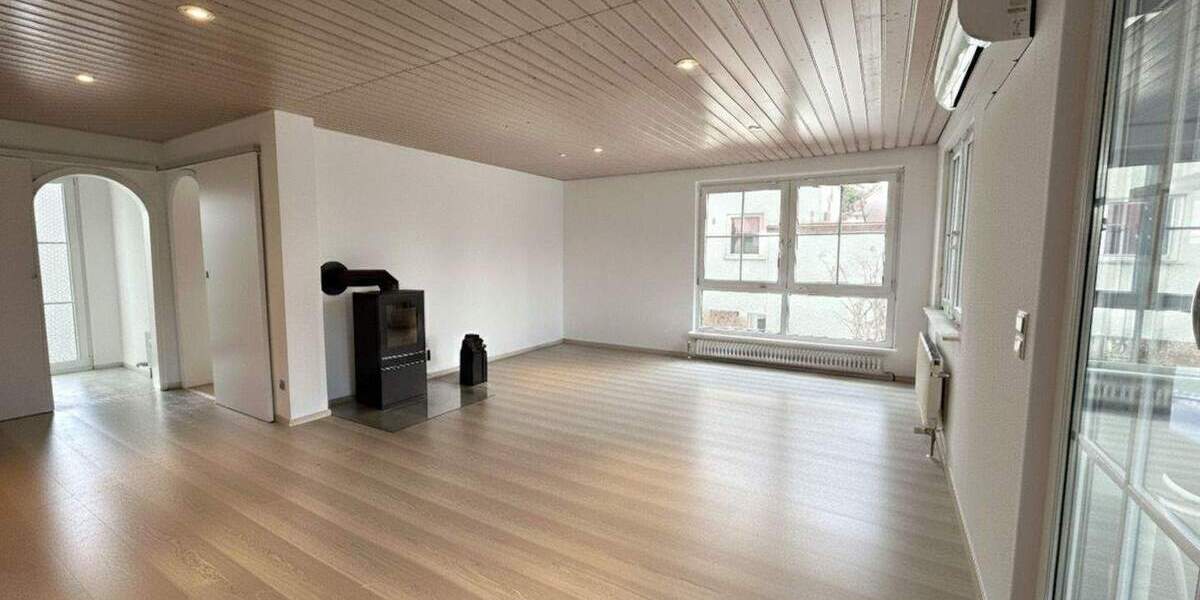 Helle, große, lichtfdurchflutete 2 Zimmer-Wohnung mit Balkon! 2 zimmer