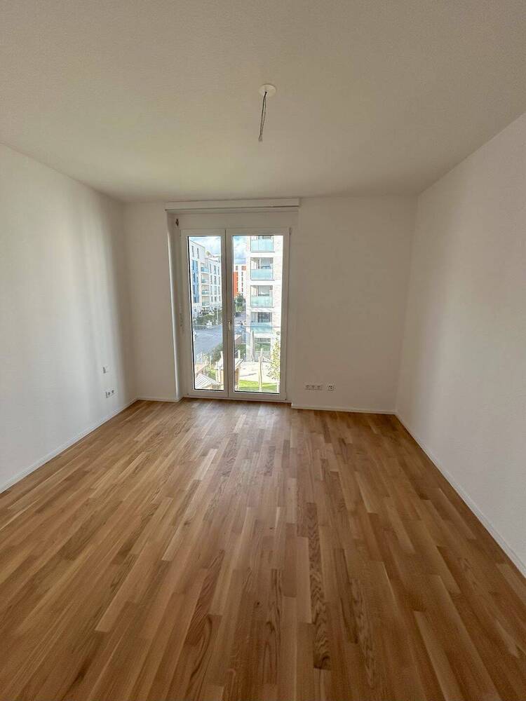 Erstbezug geräumige 4-Zimmer Wohnung