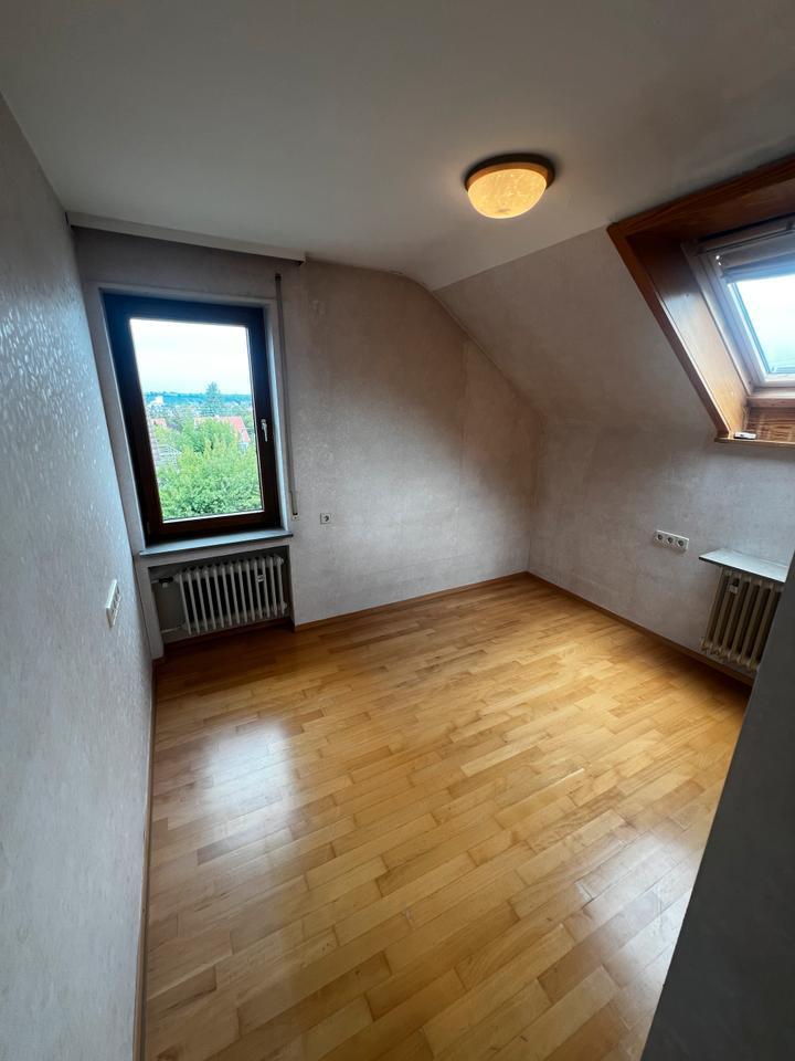 TOP-LAGE REIHENENDHAUS, GROßER GARTEN, GARAGE, KÜ, BAD, GÄSTE-WC,