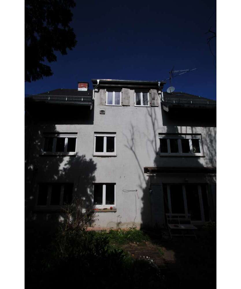 Haus zum Kaufen in Stuttgart 1.099.500 € 251 m²