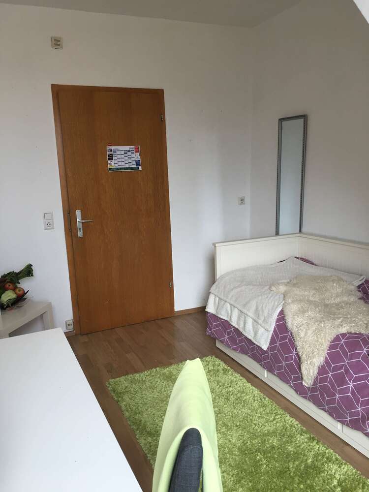 Wohnung zum Mieten in Stuttgart 300 € 15 m²