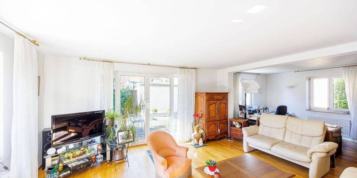 Mehrfamilienhaus, Wohnhaus Gerlingen - 8 Zimmer, 185 m&sup2;, 798.000&euro; | Angebot:26879362