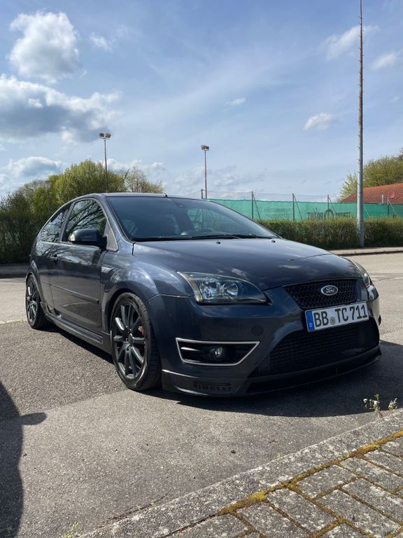 Ford Focus 170.000 km 8.250 € BÖBLINGEN 71034