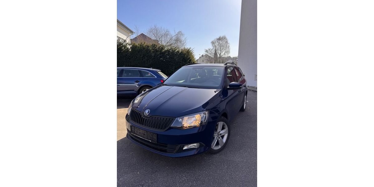 Skoda Fabia 99.150 km 7.749 &euro; Esslingen am Neckar 73732