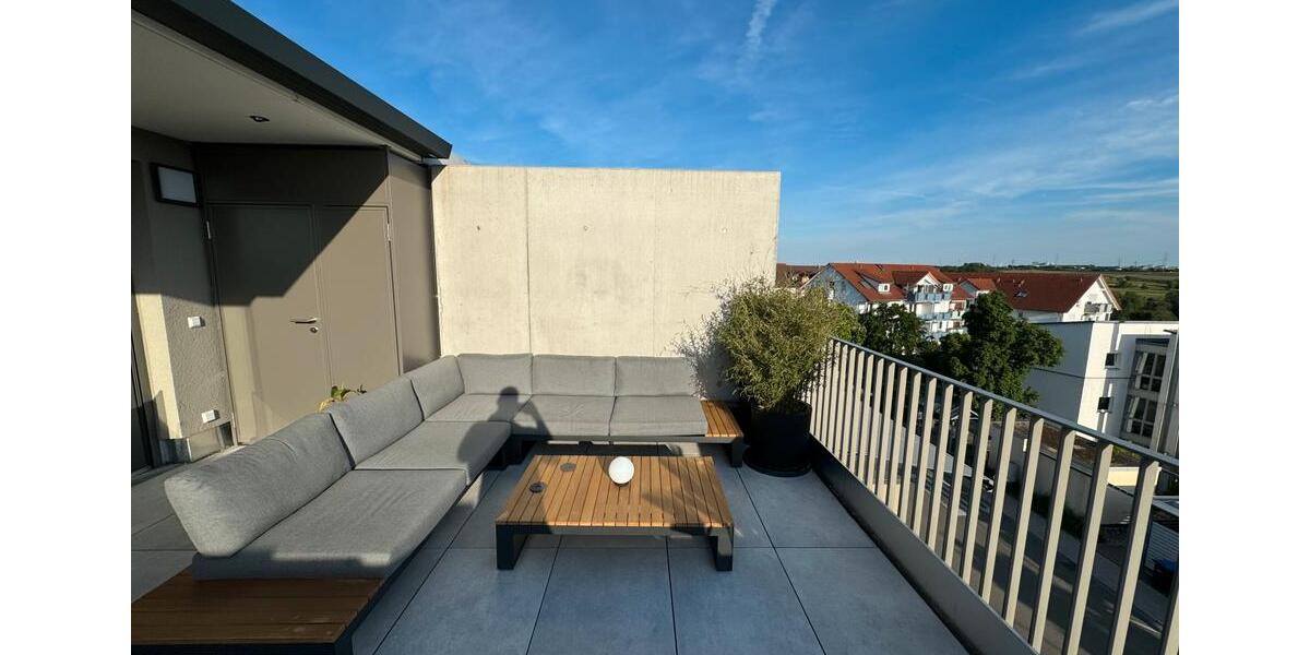 Exklusive Penthousewohnung mit 2 Dachterrassen und lux. Ausstatt. 3.5 zimmer