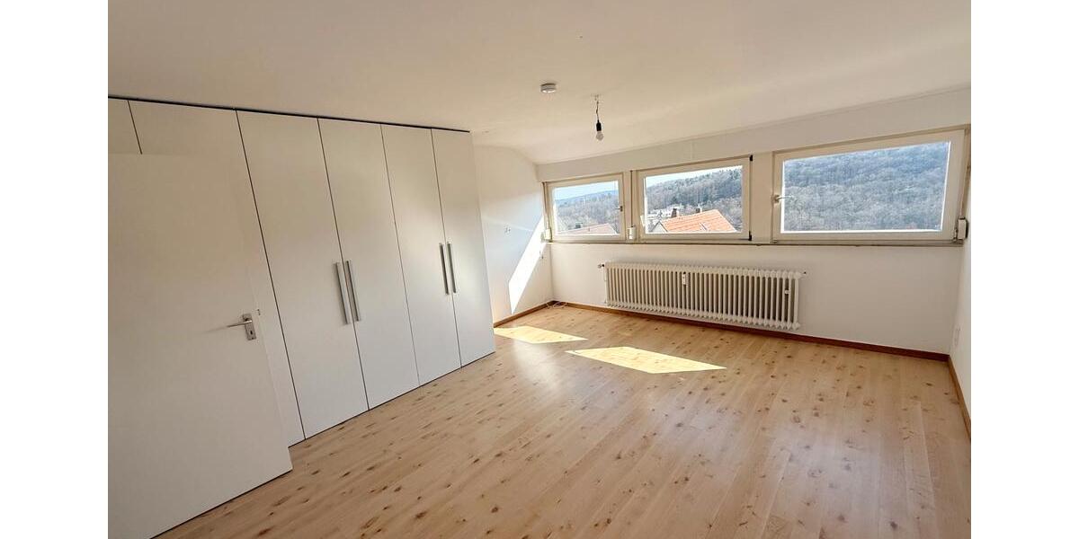 Dachgeschoßwohnung Stuttgart Botnang - 3 Zimmer, 93 m&sup2;, 1.150&euro; | Angebot:25414797