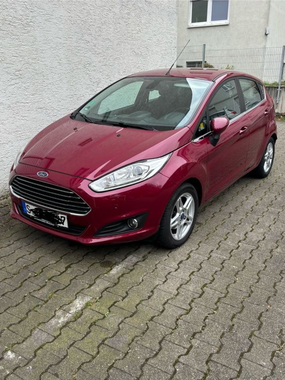 Ford Fiesta 144.000 km 4.950 € Stuttgart 70329