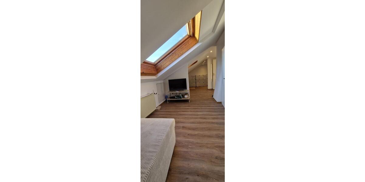 Dachgeschoßwohnung Waiblingen - 2 Zimmer, 45 m&sup2;, 950&euro; | Angebot:26705296