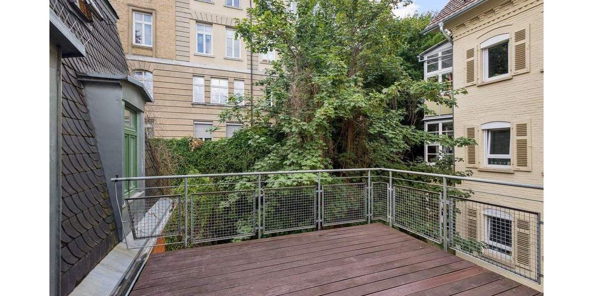 2-Zimmer-Wohnung mit großer Dachterrasse mitten in der Stadt 2 zimmer