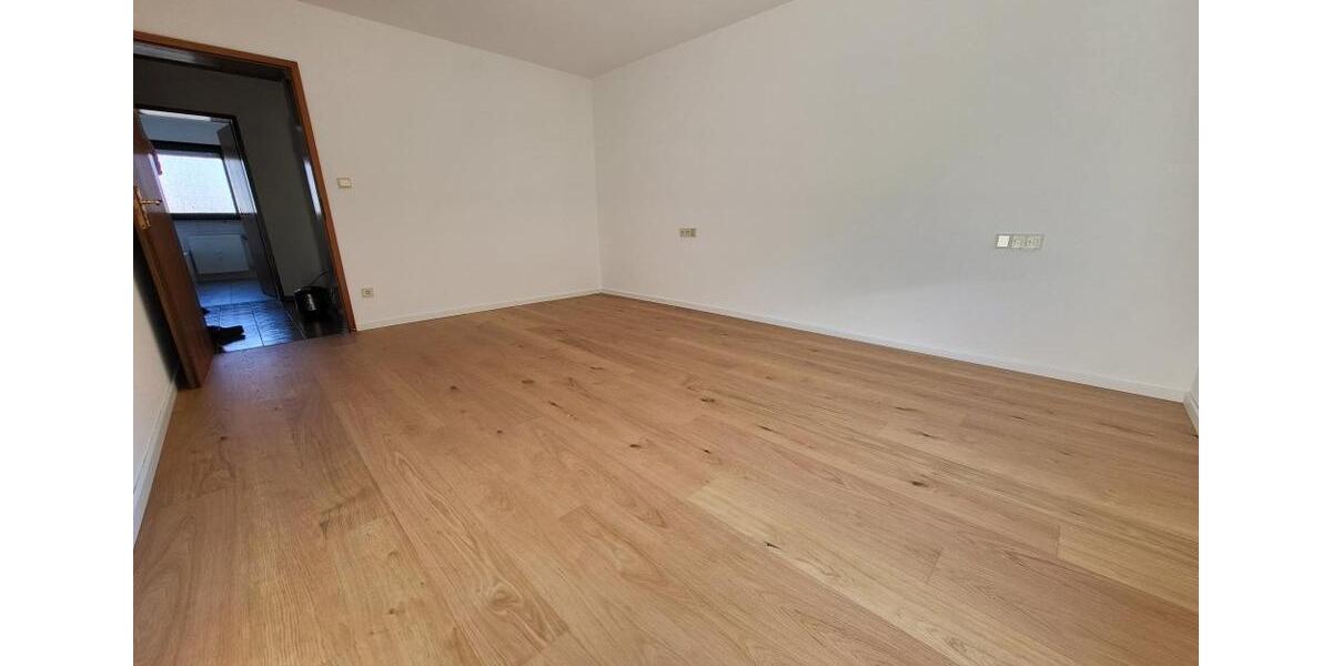 Erdgeschoßwohnung Ludwigsburg - 4 Zimmer, 120 m&sup2;, 1.500&euro; | Angebot:26384402