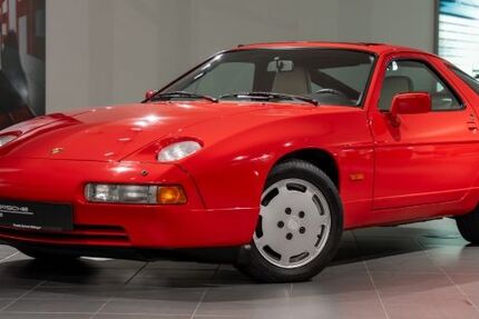 Porsche 928