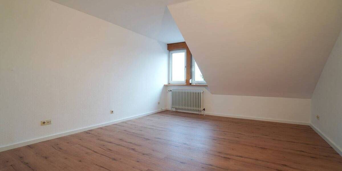 Top renovierte 3,5-Zimmer-Atelierwohnung mit EBK u. Südbalkon in bevorzugter Aussichtslage 3 zimmer