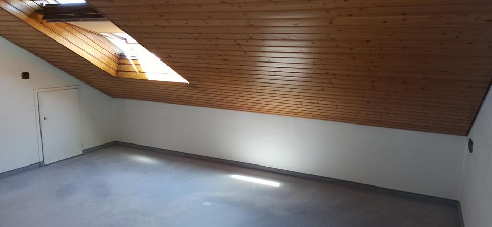 Dachgeschoßwohnung Stuttgart Mühlhausen - 2.5 Zimmer, 925&euro; | Angebot:23670752