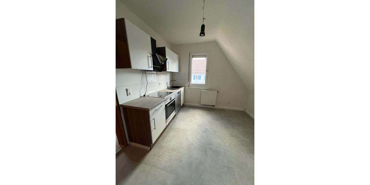 Dachgeschoßwohnung Stuttgart Zuffenhausen - 2 Zimmer, 50 m&sup2;, 900&euro; | Angebot:25312597