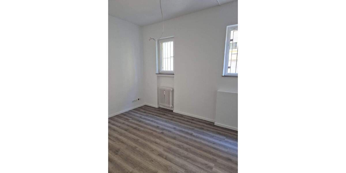 Etagenwohnung Stuttgart Ost - 3 Zimmer, 126 m&sup2;, 1.800&euro; | Angebot:25674459