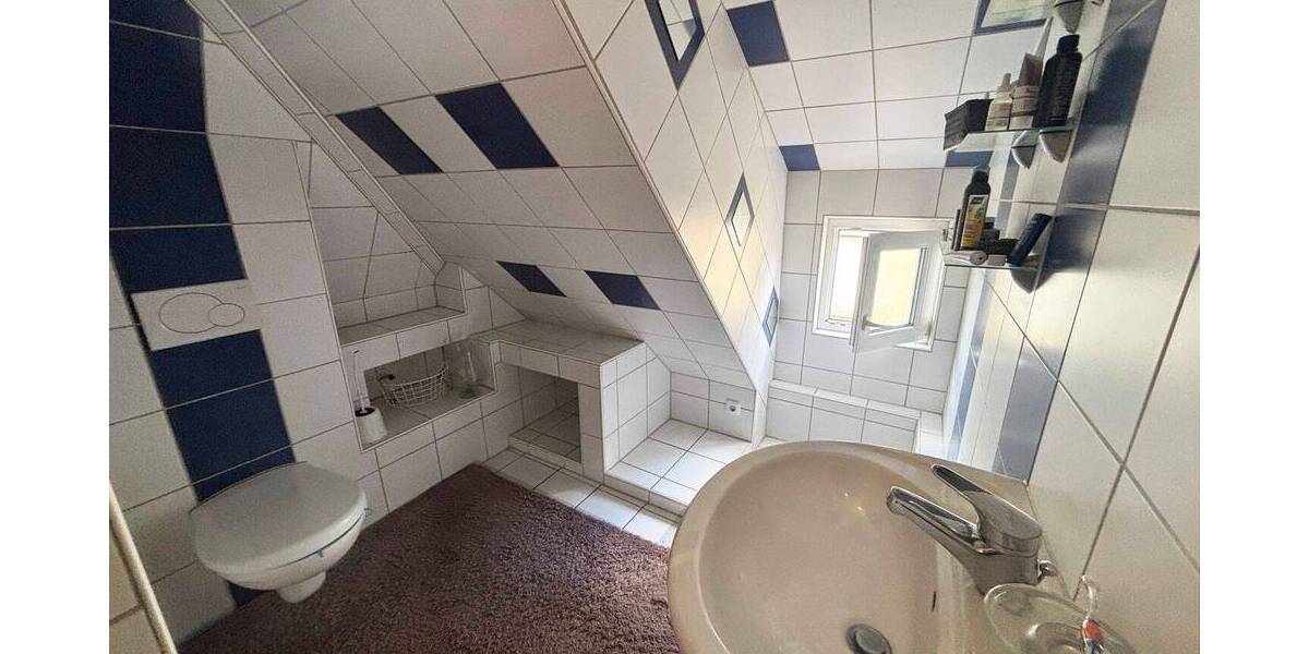 Mehrfamilienhaus, Wohnhaus Stuttgart Feuerbach - 8 Zimmer, 130 m&sup2;, 598.000&euro; | Angebot:26455133