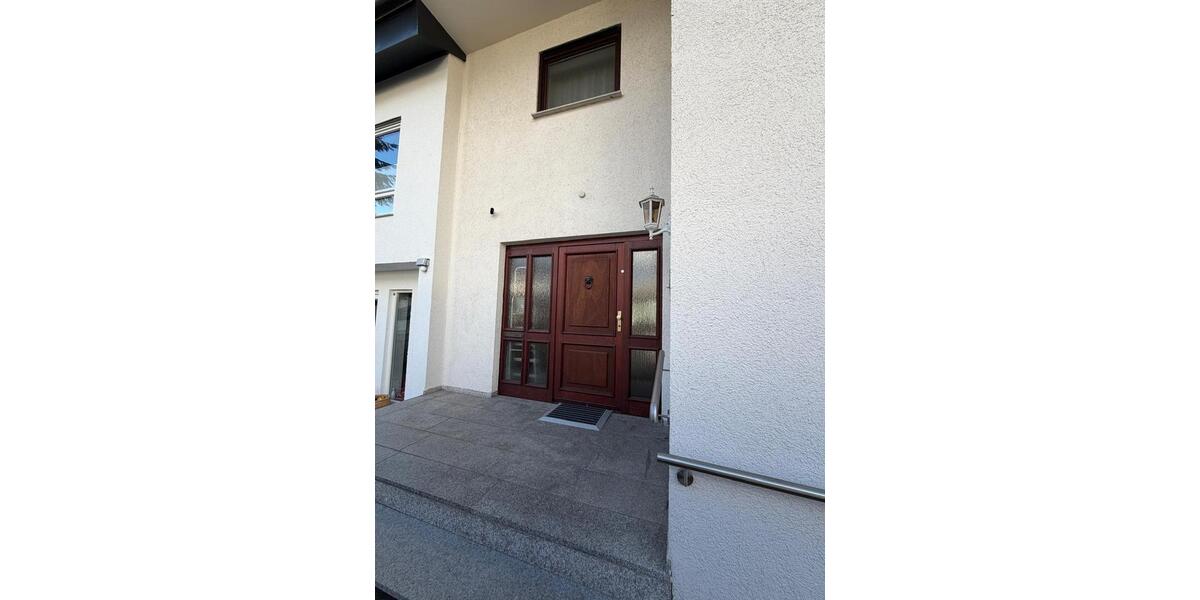 Doppelhaushälfte Sindelfingen Sindelfingen (Stadt) - 6 Zimmer, 240 m&sup2;, 2.650&euro; | Angebot:25975647