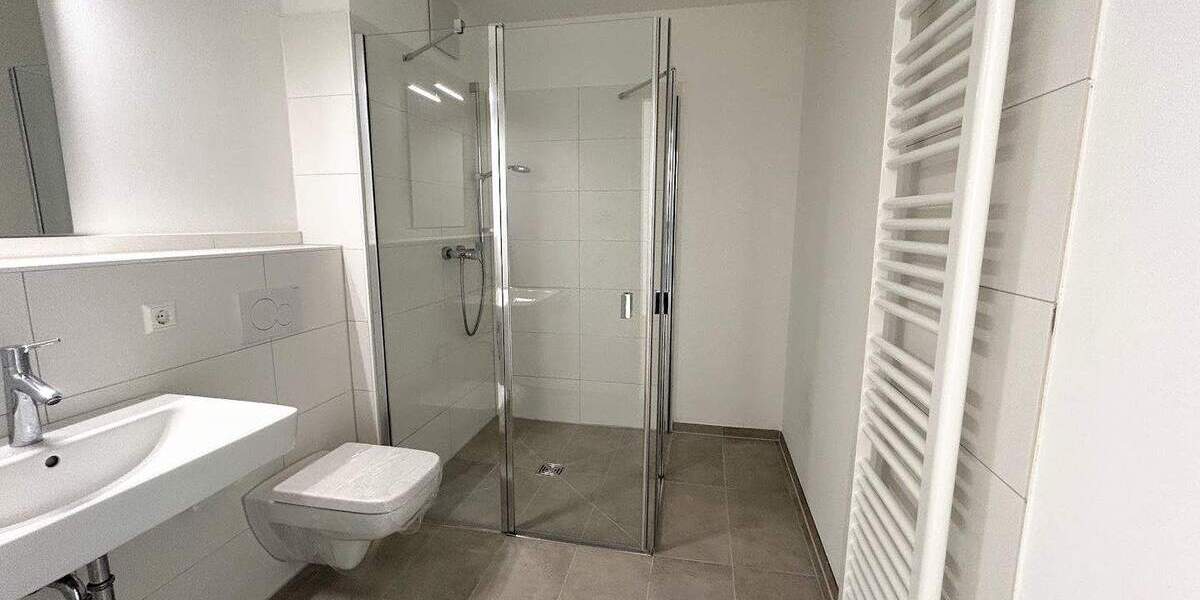 Etagenwohnung Stuttgart Untertürkheim - 2 Zimmer, 70 m&sup2;, 1.280&euro; | Angebot:23059547